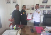 Ketua DPD GPB Provinsi Lampung Rozi Fernando Serahkan SK Kepengurusan DPC GPB Pesisir Barat